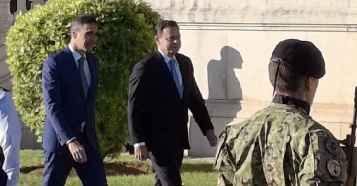 Luís Montenegro e Pedro Sanchez